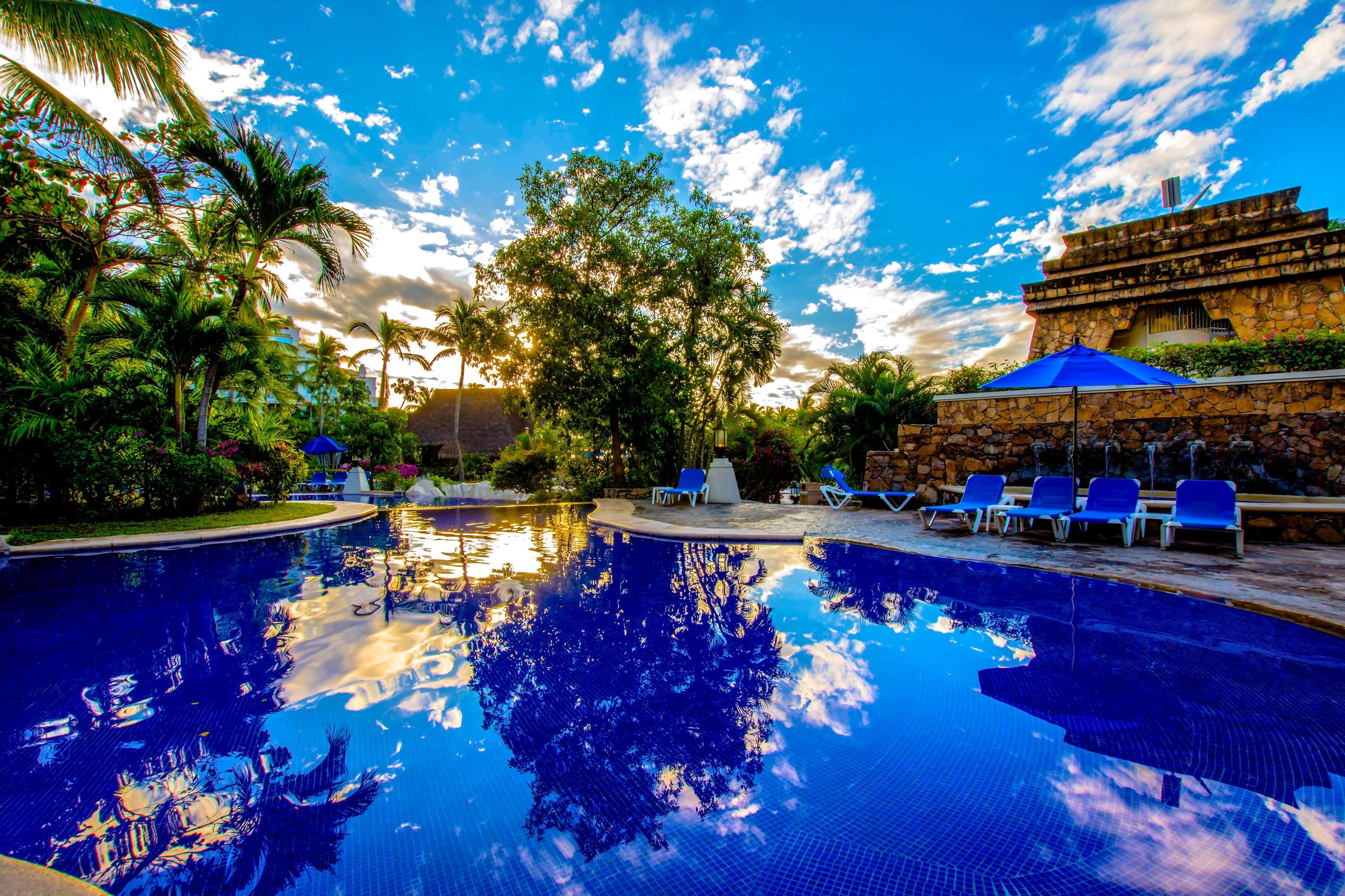 Barcelo Karmina Ξενοδοχείο Manzanillo Εξωτερικό φωτογραφία The swimming pool at the hotel